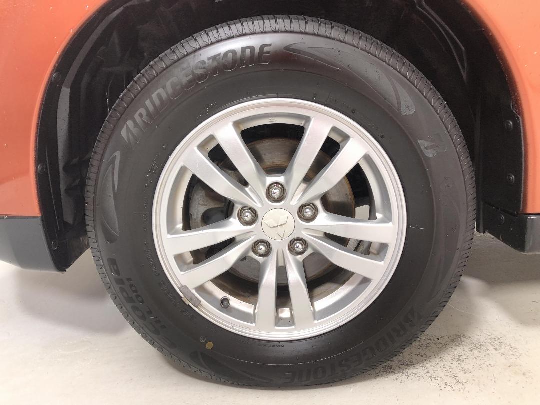 Photo '10' of Mitsubishi Outlander