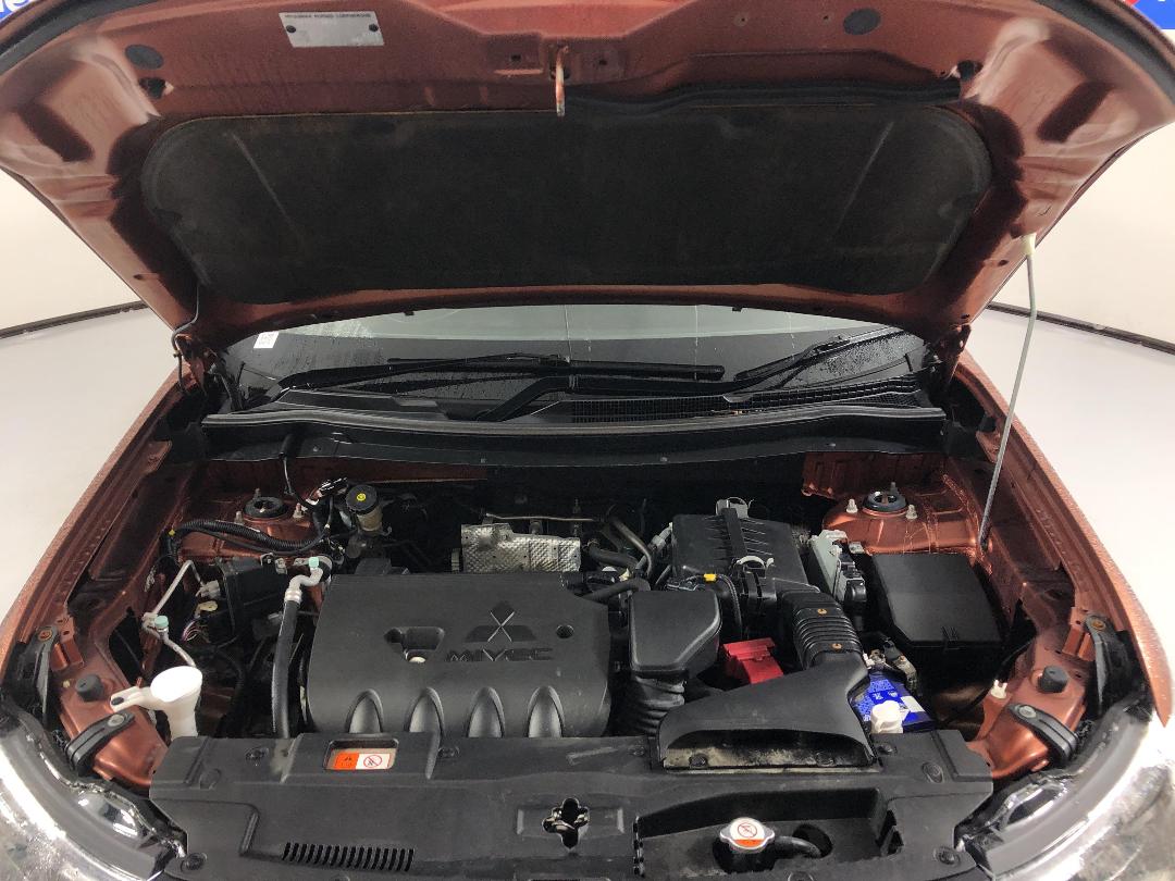 Photo '13' of Mitsubishi Outlander