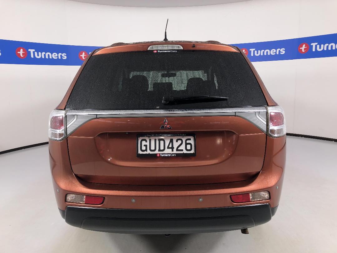 Photo '6' of Mitsubishi Outlander