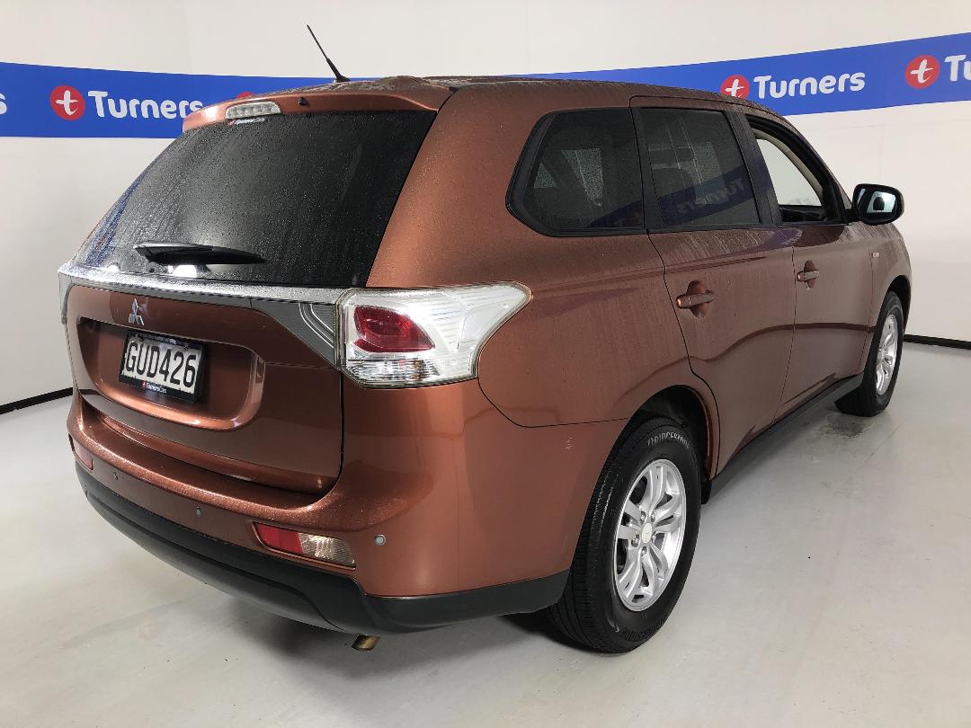 Photo '7' of Mitsubishi Outlander