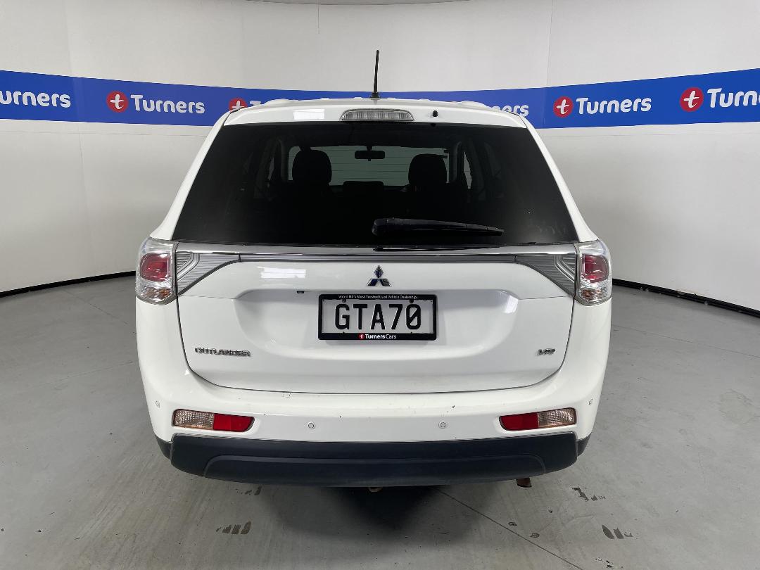 Photo '6' of Mitsubishi Outlander