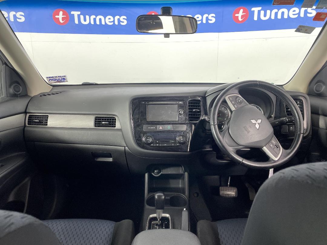 Photo '17' of Mitsubishi Outlander