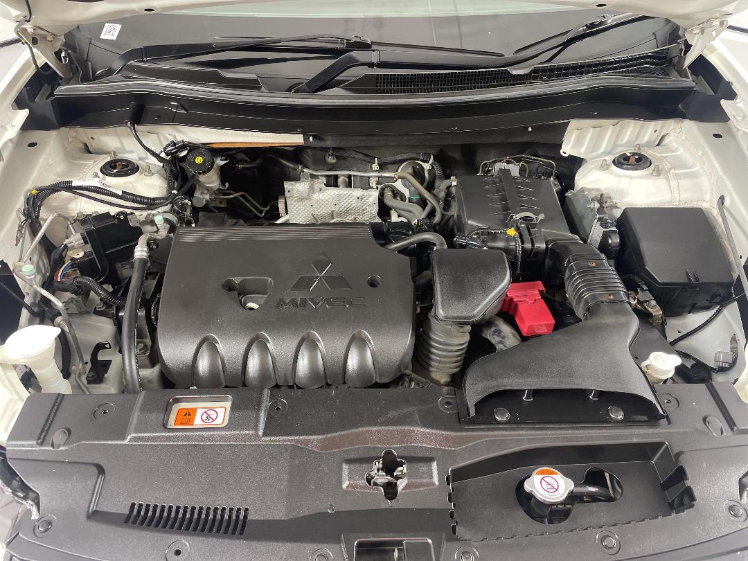 Photo '13' of Mitsubishi Outlander Photo '13' of Mitsubishi Outlander