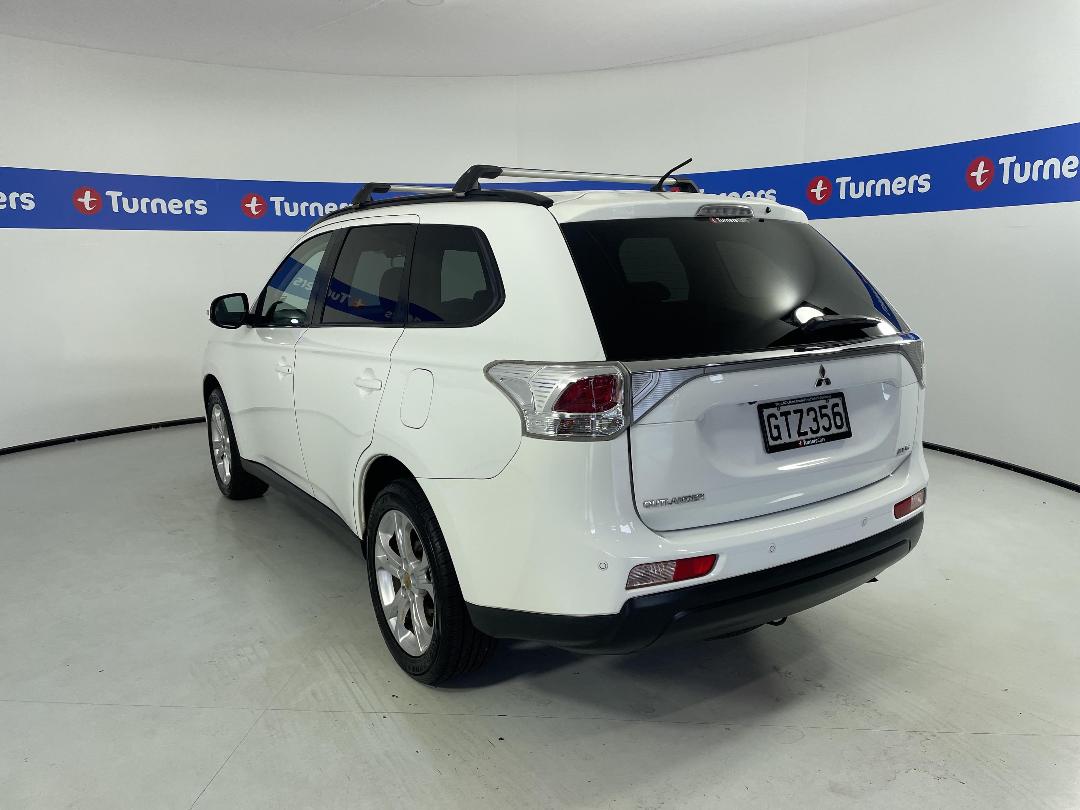 Photo '5' of Mitsubishi Outlander Photo '5' of Mitsubishi Outlander