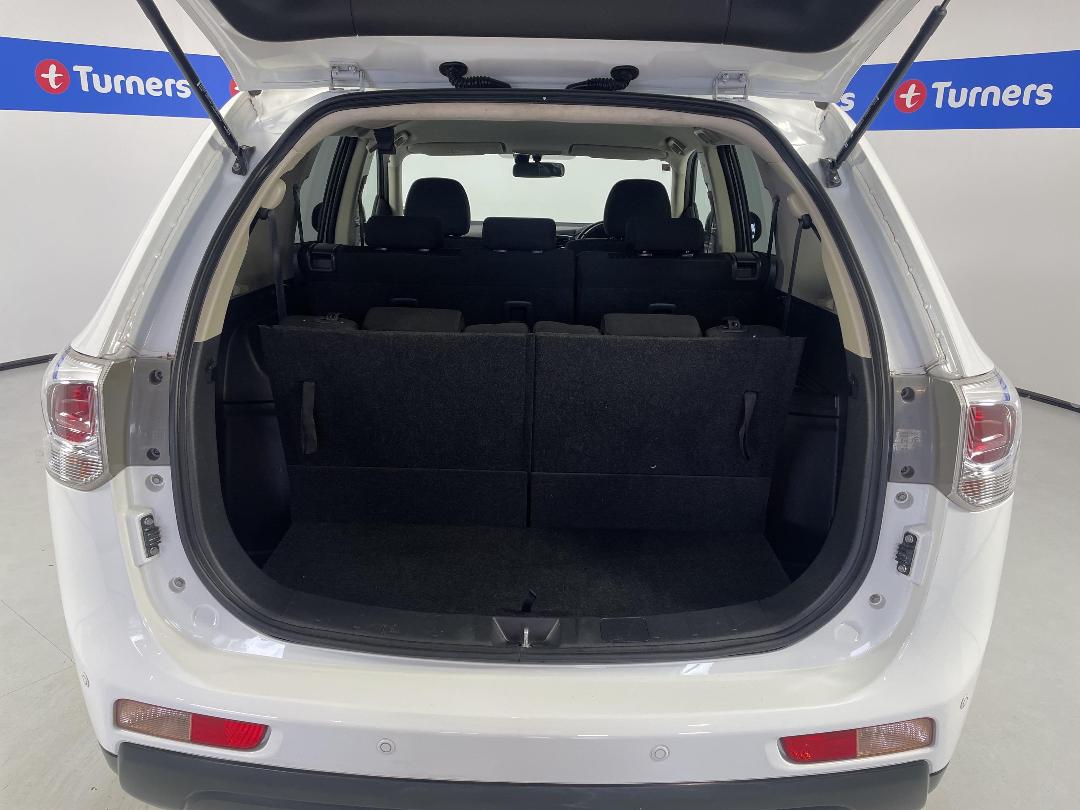 Photo '14' of Mitsubishi Outlander Photo '14' of Mitsubishi Outlander