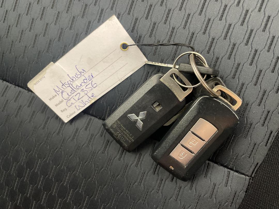 Photo '22' of Mitsubishi Outlander Photo '22' of Mitsubishi Outlander