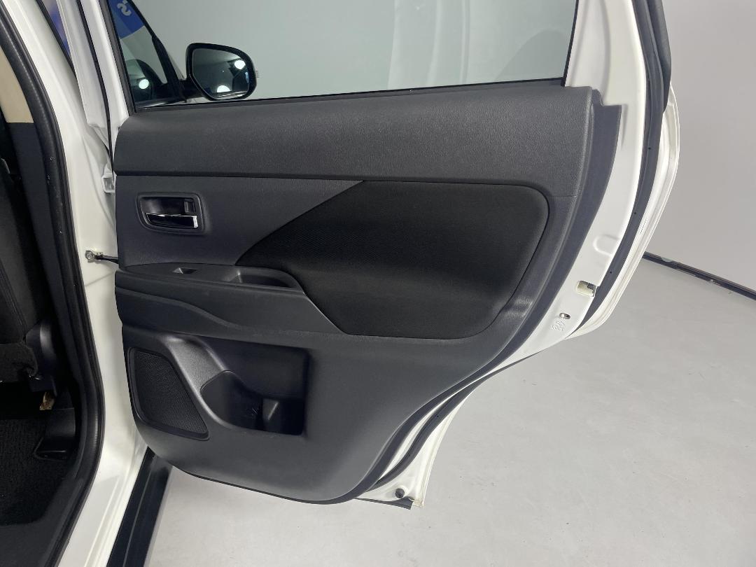 Photo '19' of Mitsubishi Outlander Photo '19' of Mitsubishi Outlander