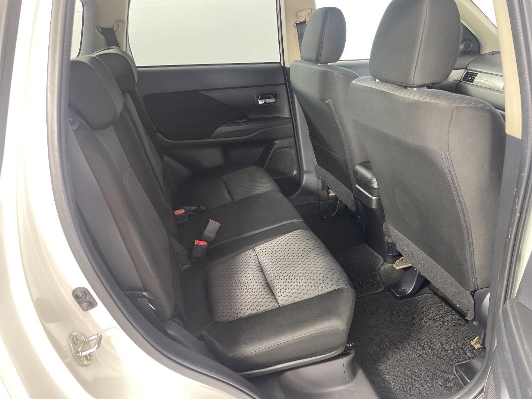 Photo '20' of Mitsubishi Outlander Photo '20' of Mitsubishi Outlander