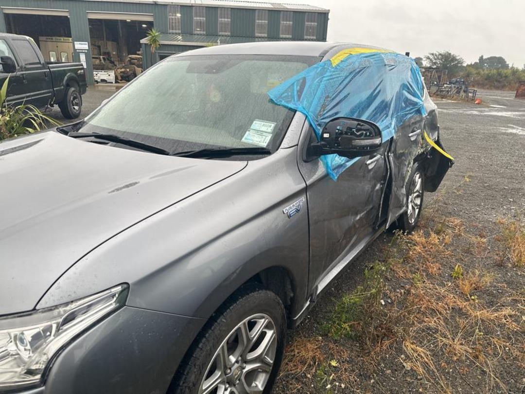 Photo '2' of Mitsubishi Outlander