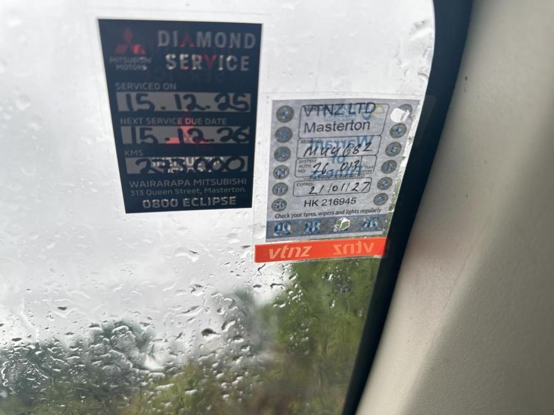 Photo '10' of Mitsubishi Outlander