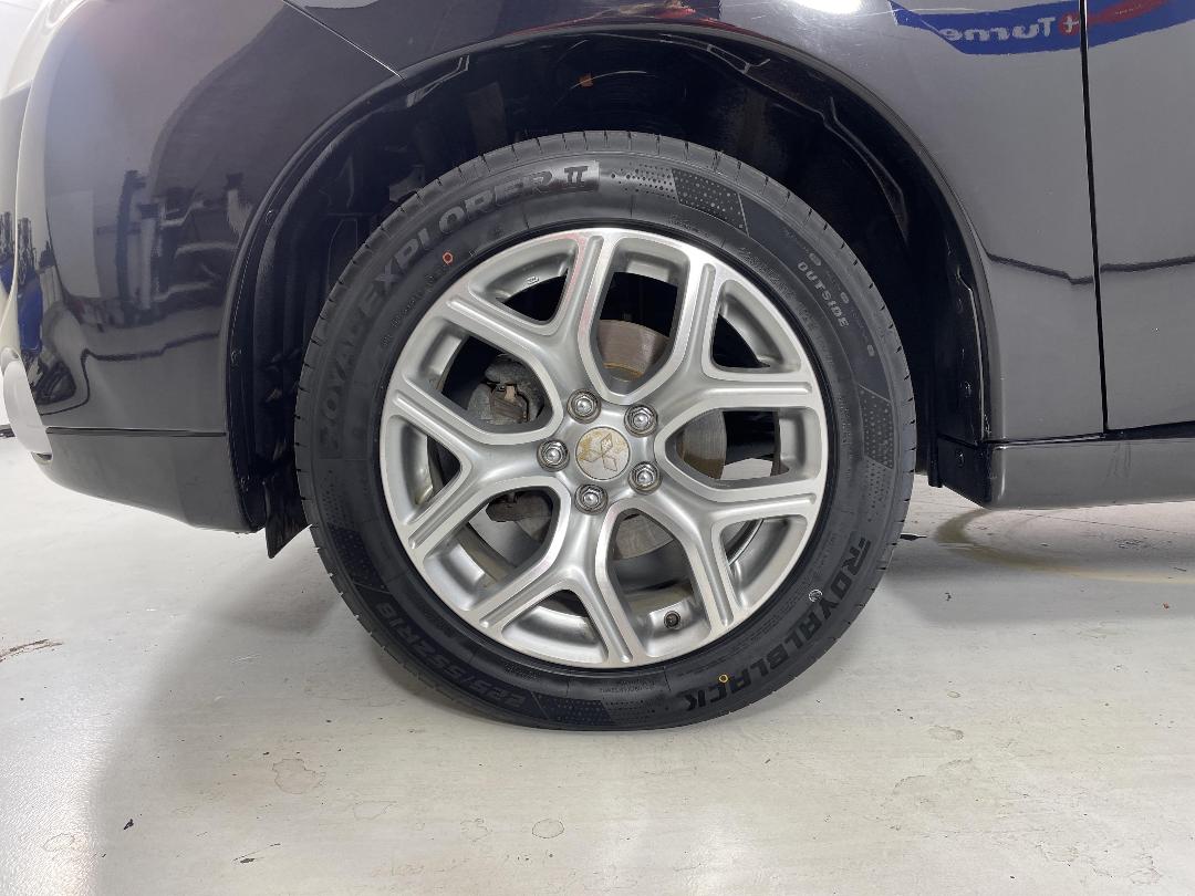 Photo '10' of Mitsubishi Outlander Photo '10' of Mitsubishi Outlander