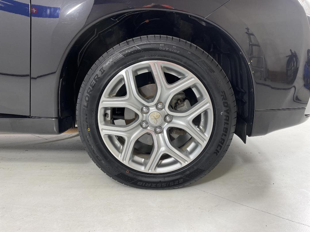 Photo '9' of Mitsubishi Outlander Photo '9' of Mitsubishi Outlander