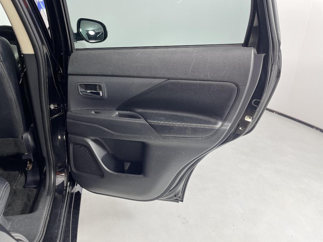 Photo '19' of Mitsubishi Outlander Photo '19' of Mitsubishi Outlander