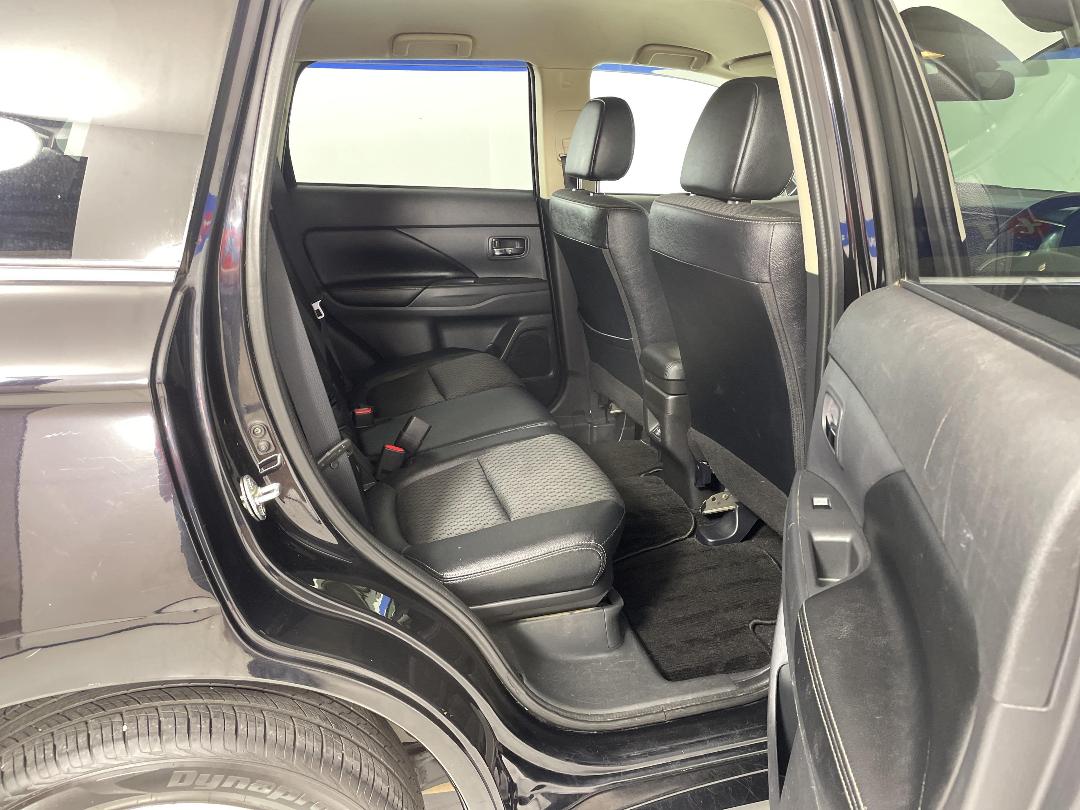 Photo '20' of Mitsubishi Outlander Photo '20' of Mitsubishi Outlander