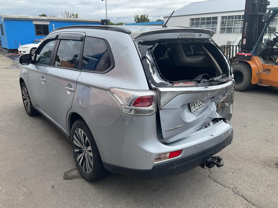 Photo '4' of Mitsubishi Outlander LS