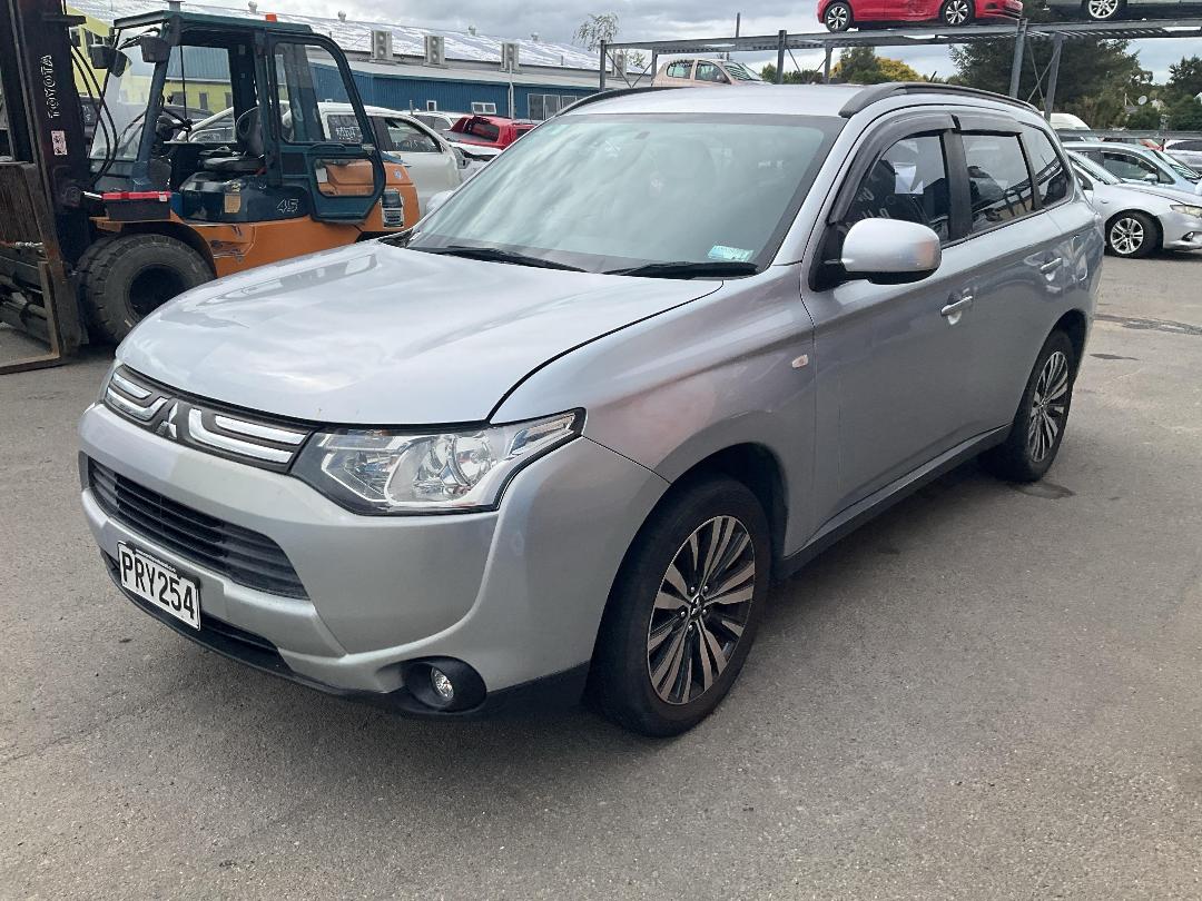 Photo '3' of Mitsubishi Outlander LS