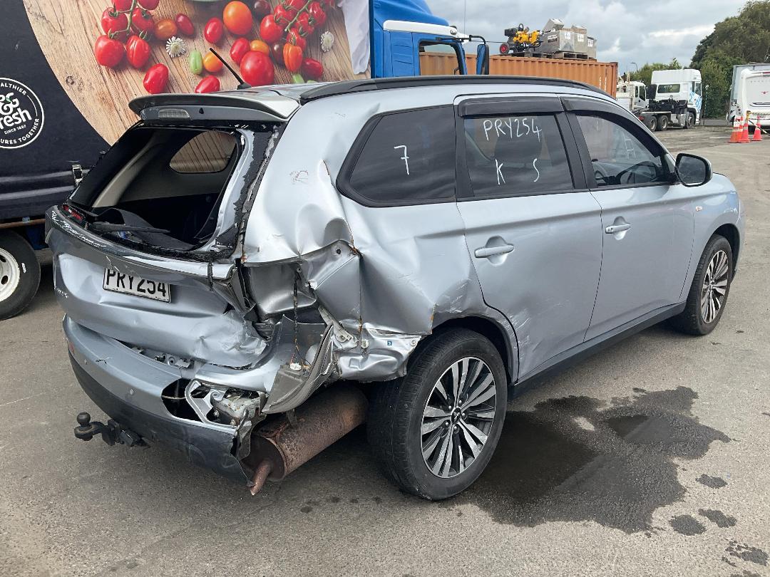 Photo '6' of Mitsubishi Outlander LS