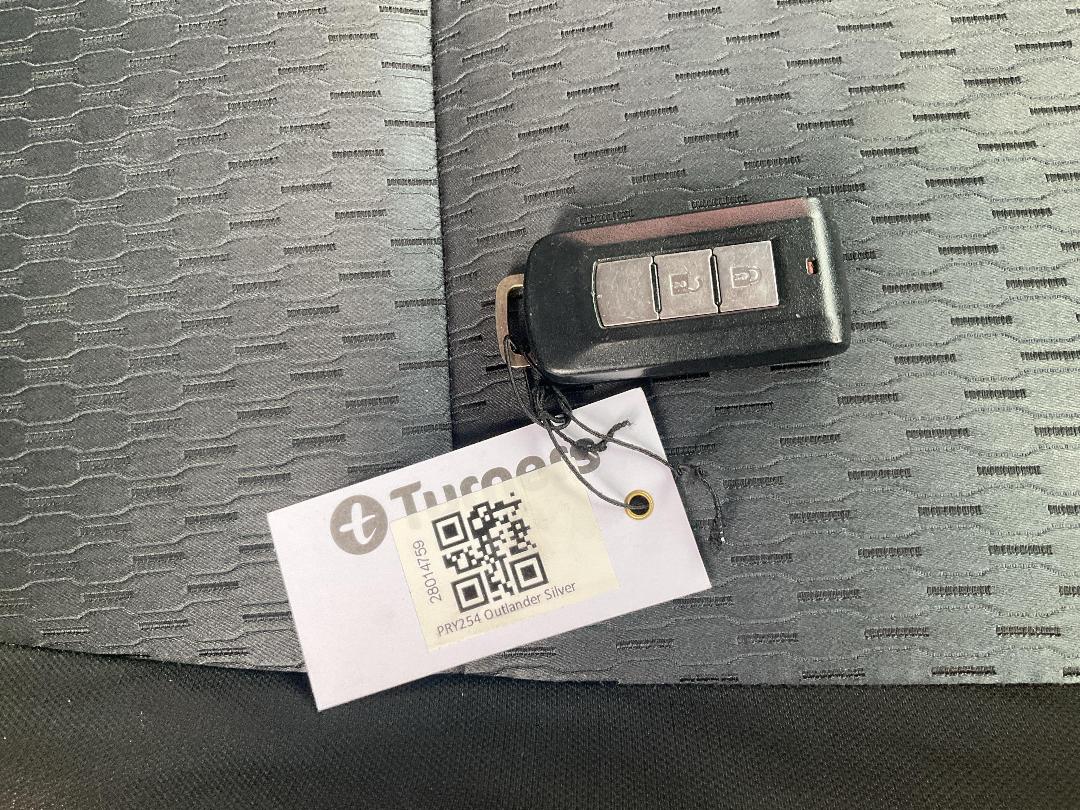 Photo '10' of Mitsubishi Outlander LS