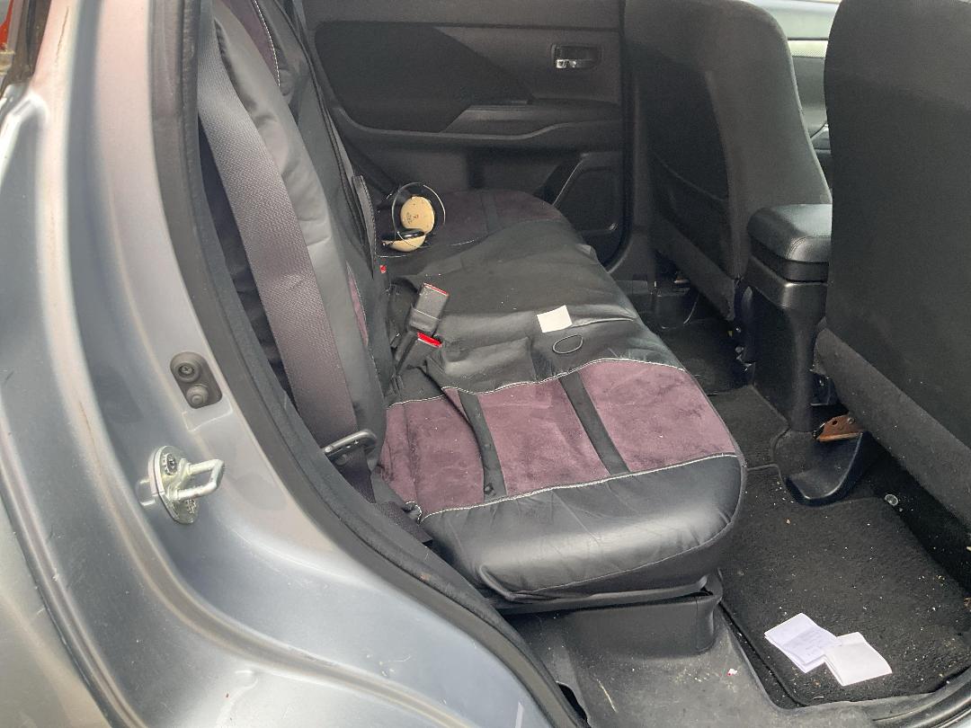 Photo '14' of Mitsubishi Outlander LS