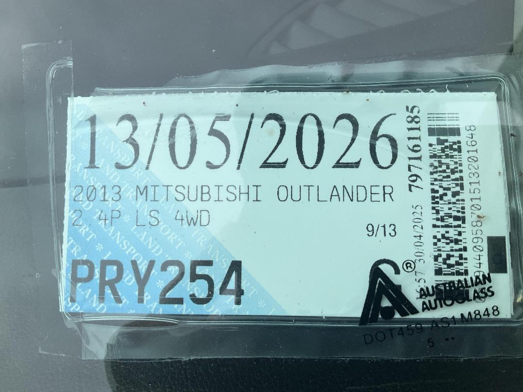 Photo '16' of Mitsubishi Outlander LS