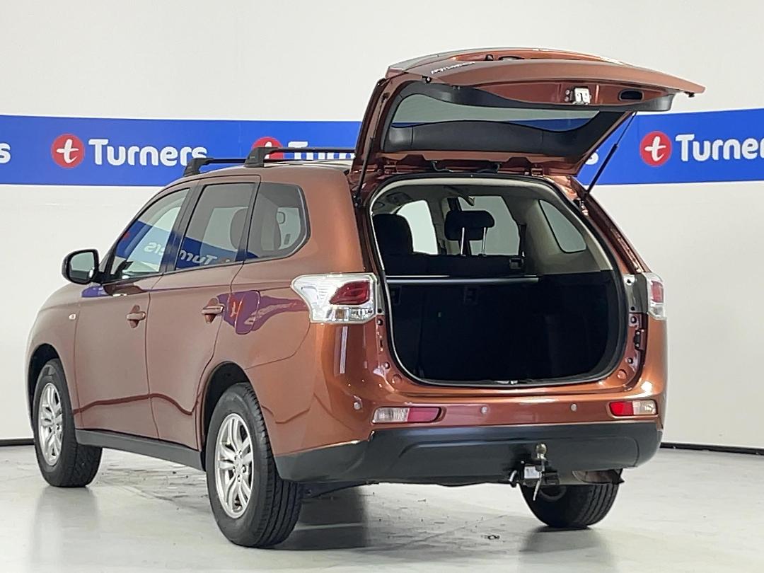 Photo '23' of Mitsubishi Outlander