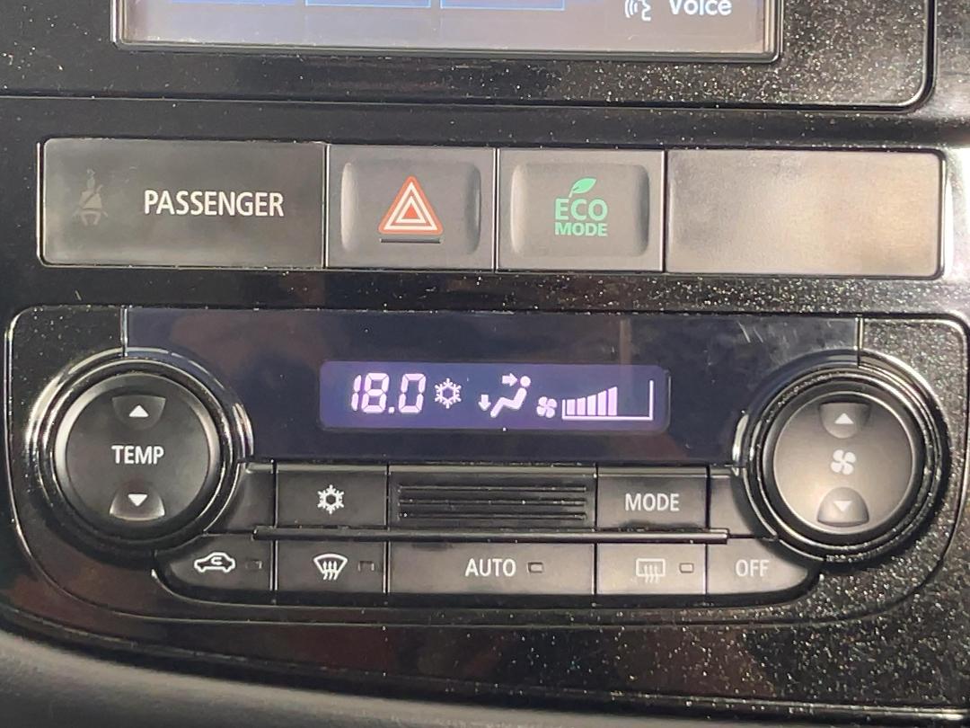 Photo '27' of Mitsubishi Outlander