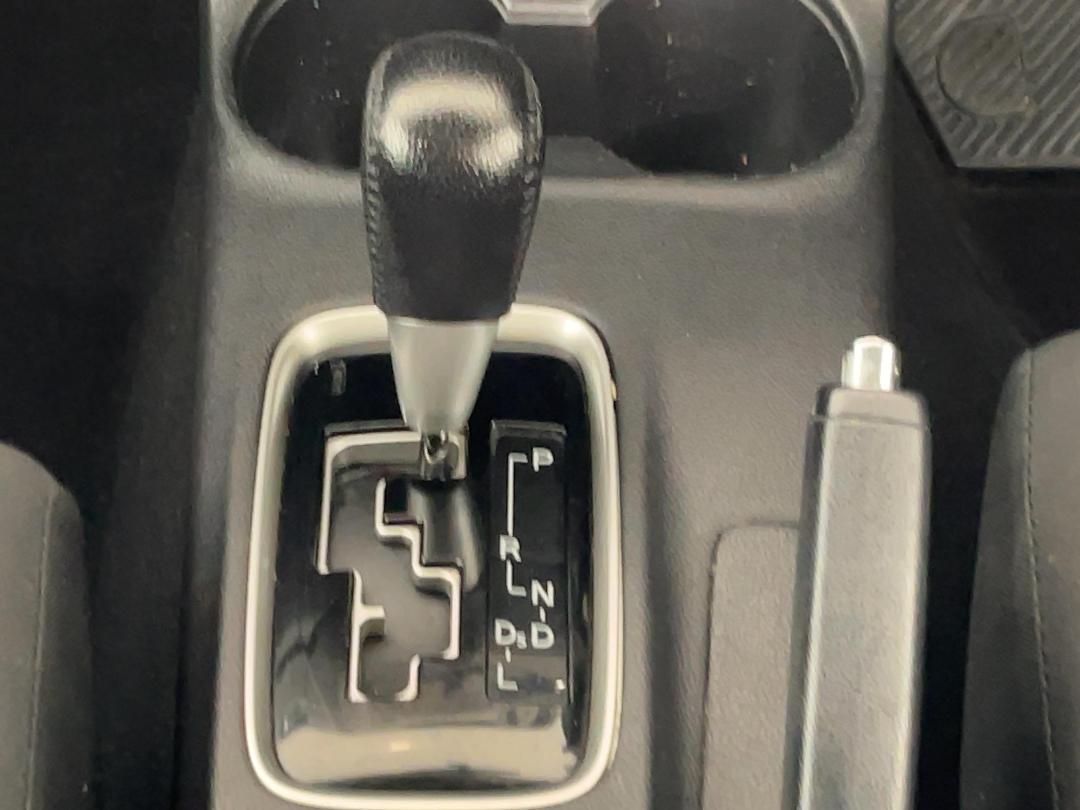 Photo '28' of Mitsubishi Outlander