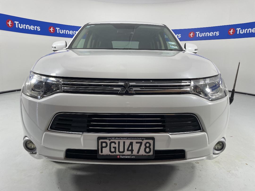 Photo '2' of Mitsubishi Outlander