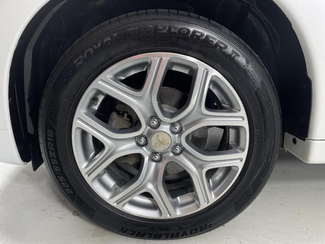 Photo '10' of Mitsubishi Outlander