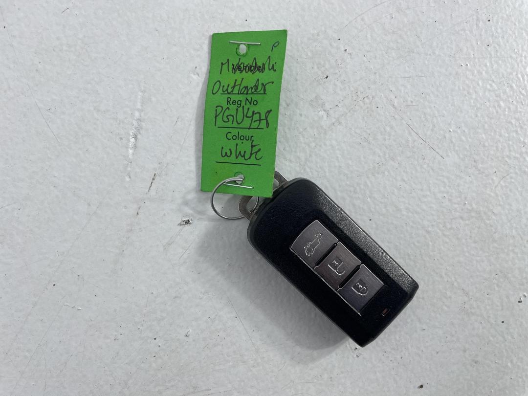 Photo '22' of Mitsubishi Outlander