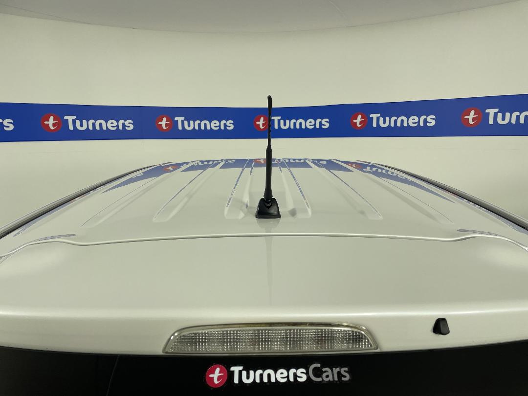 Photo '32' of Mitsubishi Outlander