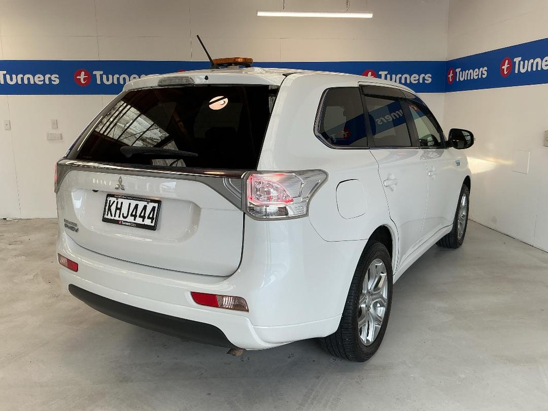 Photo '7' of Mitsubishi Outlander