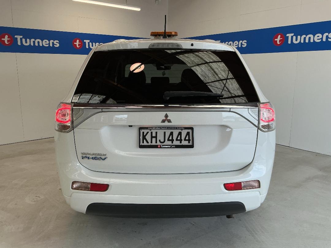 Photo '6' of Mitsubishi Outlander