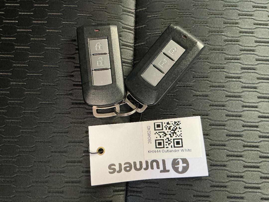 Photo '22' of Mitsubishi Outlander