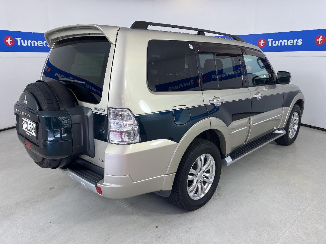 Photo '7' of Mitsubishi Pajero