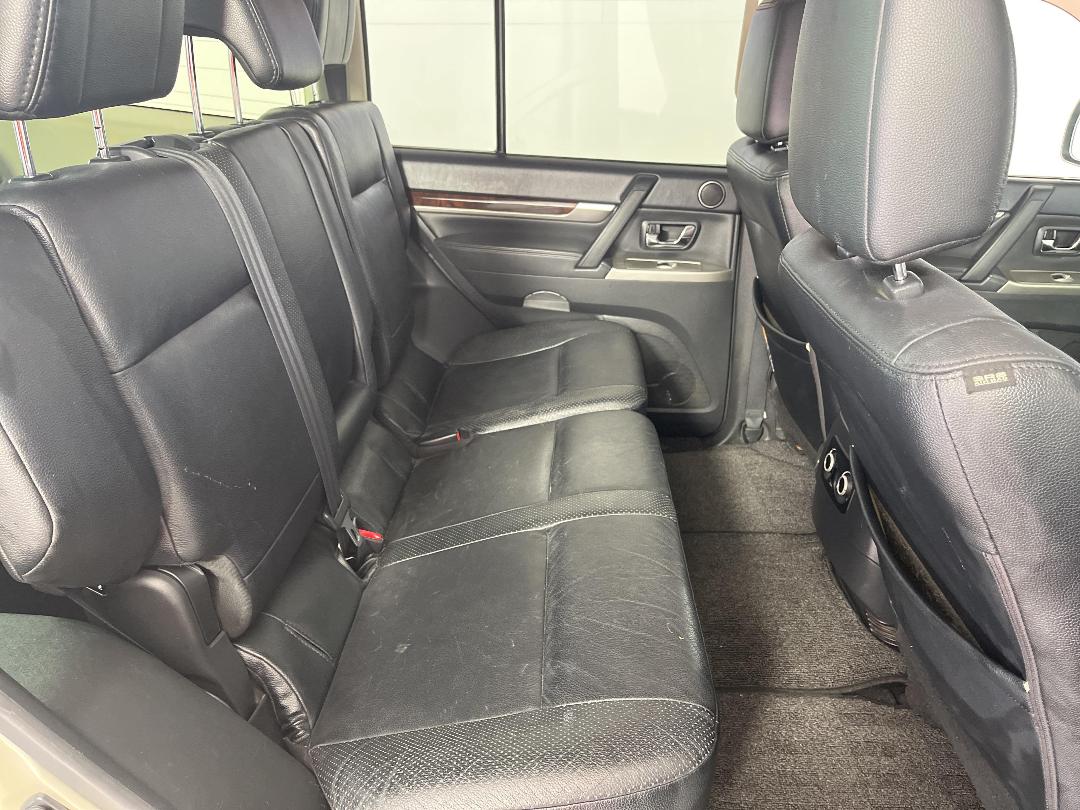 Photo '20' of Mitsubishi Pajero