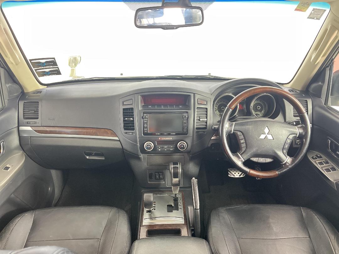 Photo '17' of Mitsubishi Pajero