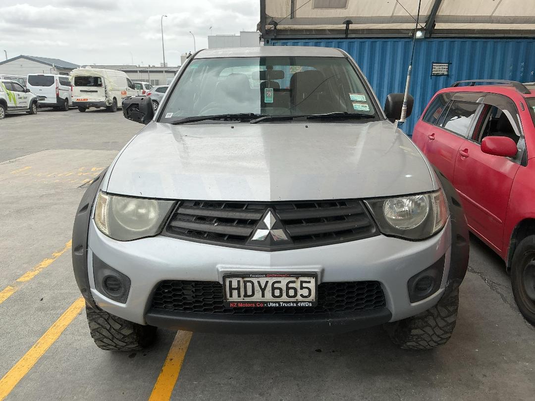 Photo '2' of Mitsubishi Triton D/CAB GL Photo '2' of Mitsubishi Triton D/CAB GL