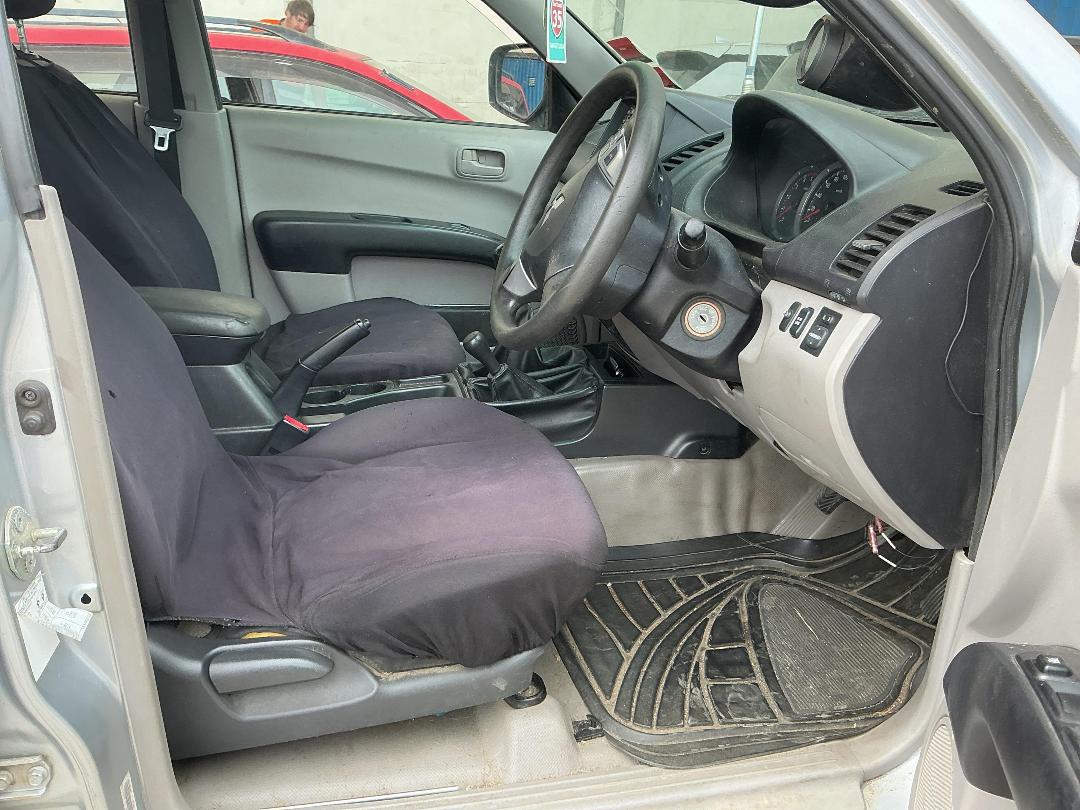 Photo '20' of Mitsubishi Triton D/CAB GL Photo '20' of Mitsubishi Triton D/CAB GL