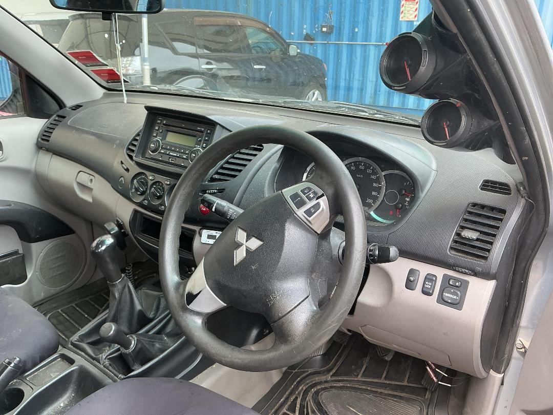 Photo '21' of Mitsubishi Triton D/CAB GL Photo '21' of Mitsubishi Triton D/CAB GL