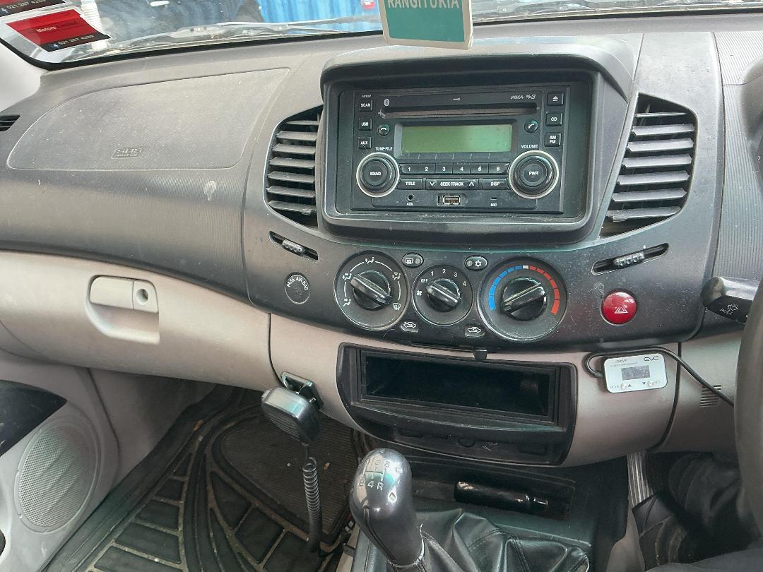 Photo '25' of Mitsubishi Triton D/CAB GL Photo '25' of Mitsubishi Triton D/CAB GL