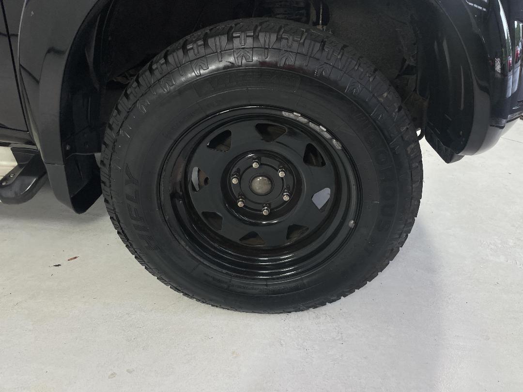 Photo '9' of Mitsubishi Triton