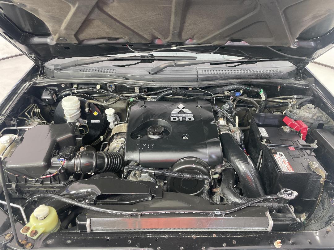 Photo '13' of Mitsubishi Triton