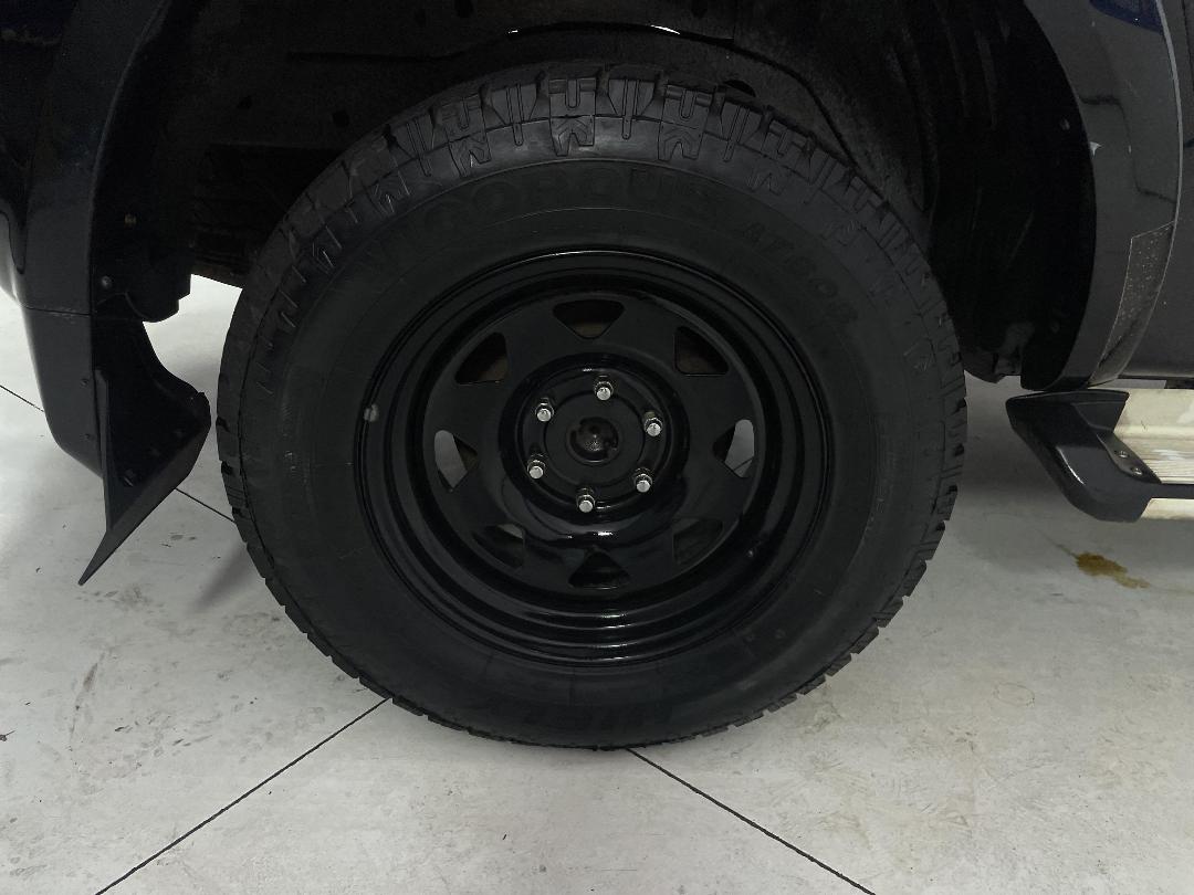 Photo '12' of Mitsubishi Triton