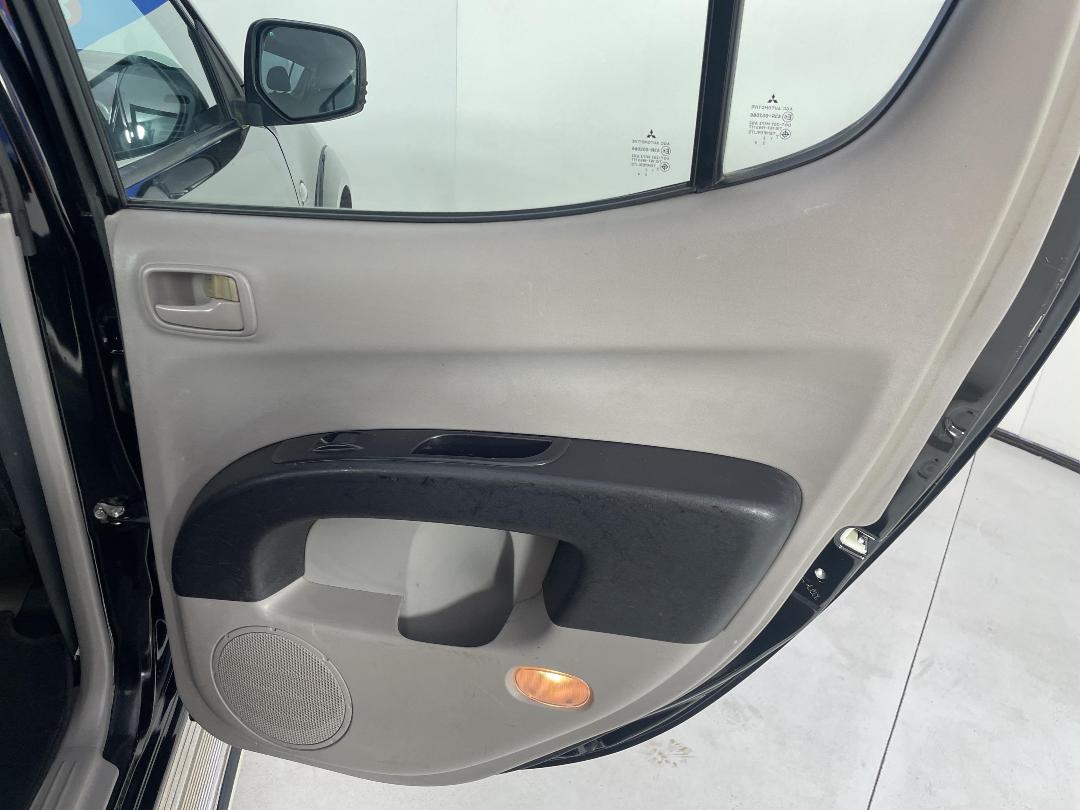 Photo '19' of Mitsubishi Triton