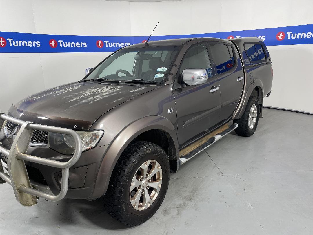 Photo '4' of Mitsubishi Triton