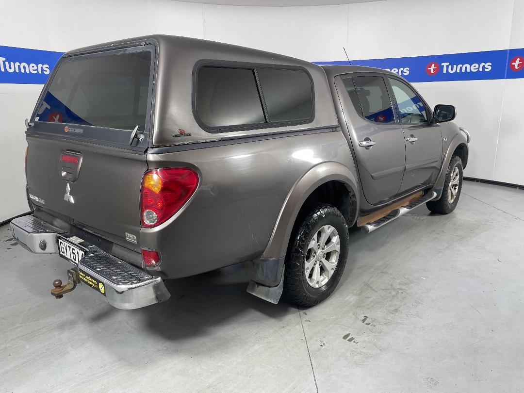 Photo '7' of Mitsubishi Triton