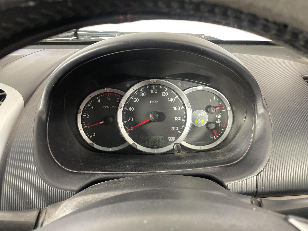 Photo '21' of Mitsubishi Triton