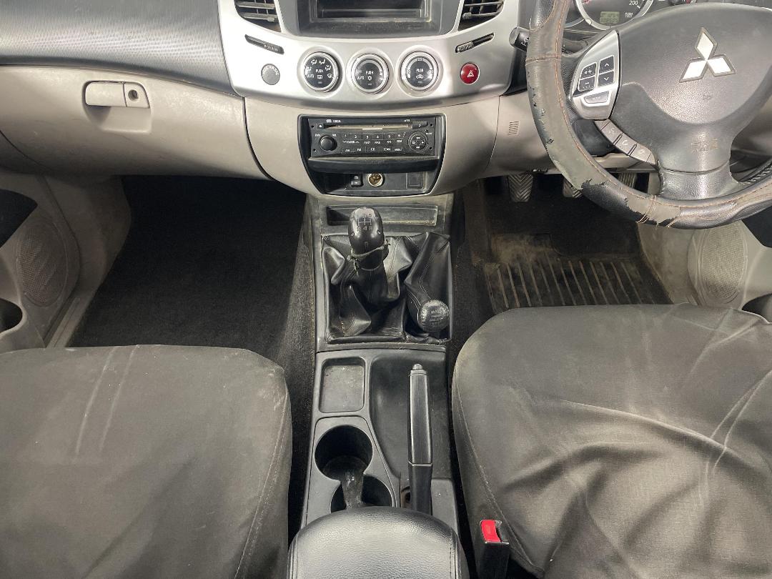 Photo '18' of Mitsubishi Triton