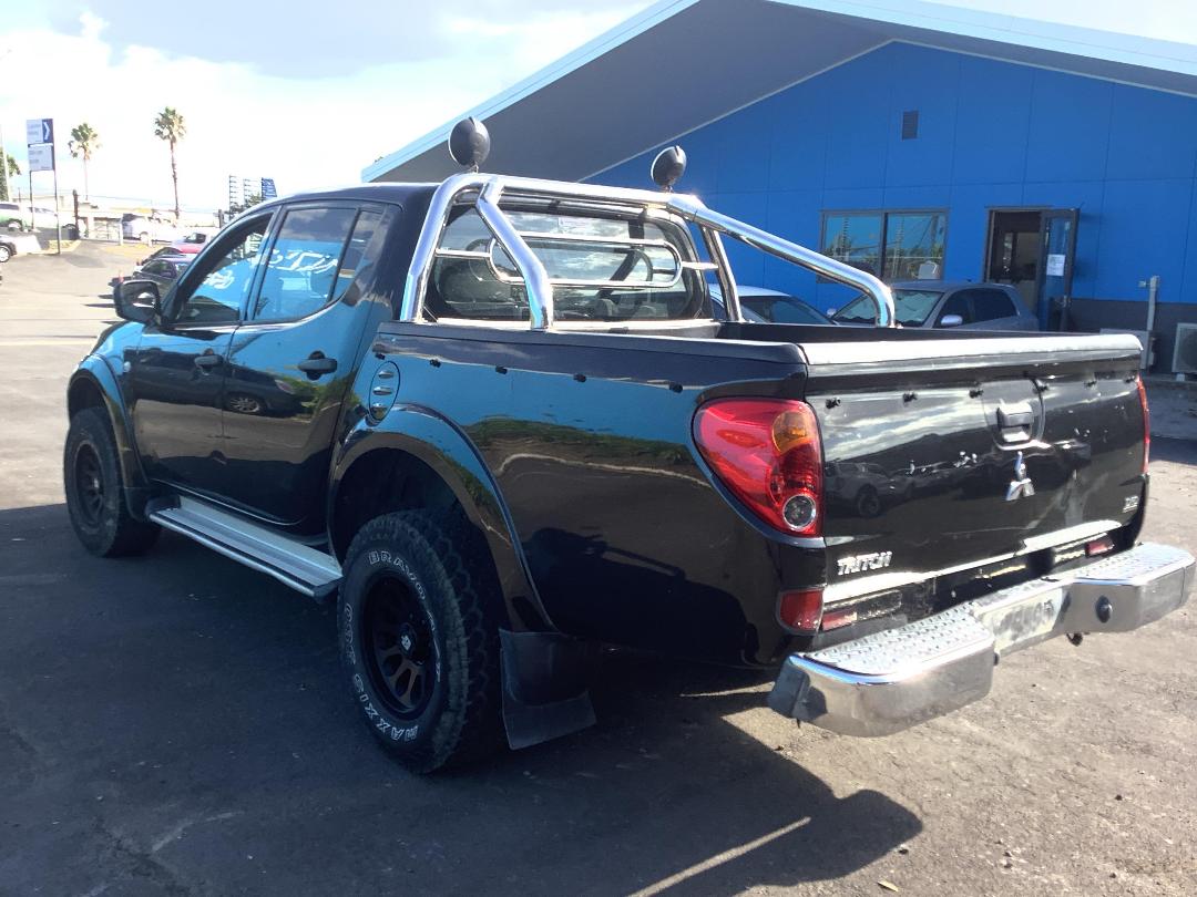 Photo '4' of Mitsubishi Triton D/CAB GL